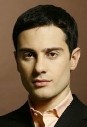 Антон Макарский